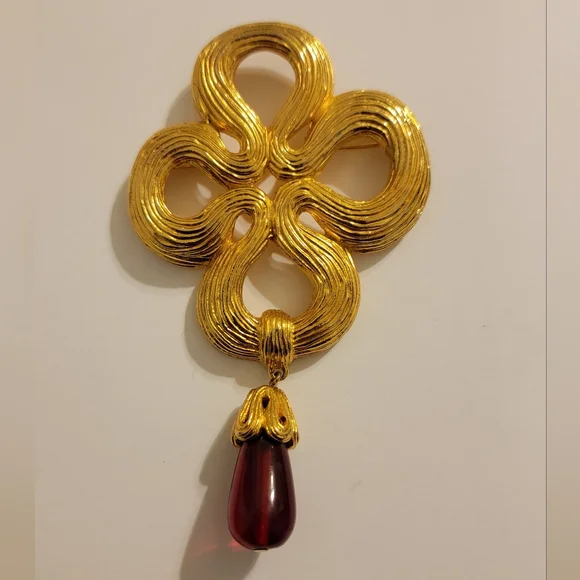 アクセサリー GIVENCHY Brooch Red Stone Gold Vintage Vintage Givenchy Bijoux Brooch Red Crystal Gold Tone Smiley